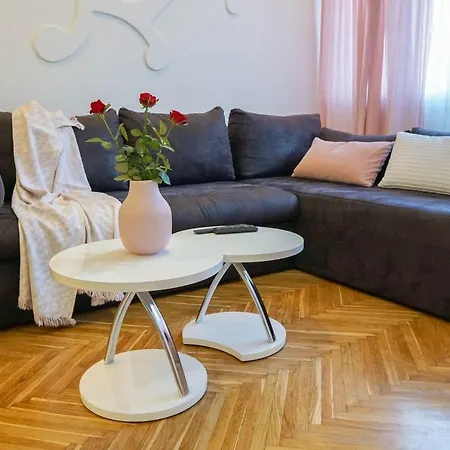 De Luna Apartment Belgrade